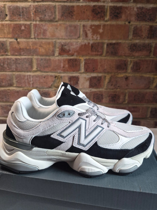 New Balance 9060 Grey Jet Black UK size 9 - Free Shipping