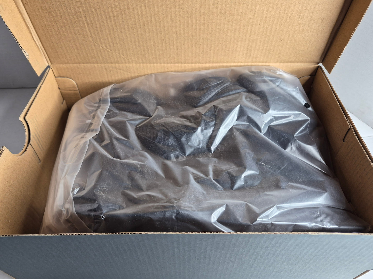 New Balance 9060 'Triple Black' UK Size 9 (Free UK Shipping)